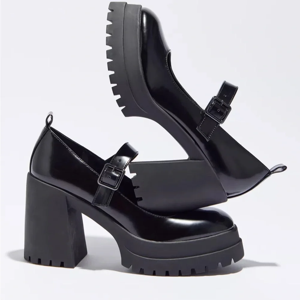 y2k Mary Jane platform black faux leather 9.5M shoes Steve Madden goth grunge